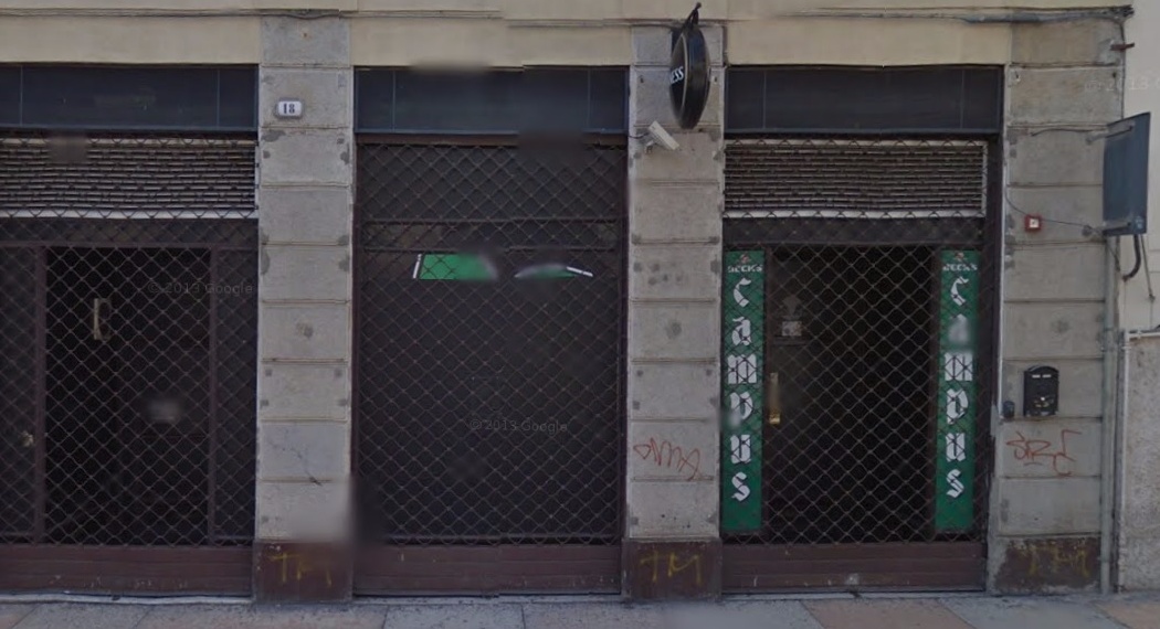 Aggrediti mentre tornano a casa