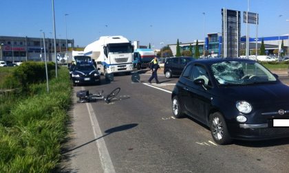 Auto investe un ciclista, paura a Villafranca