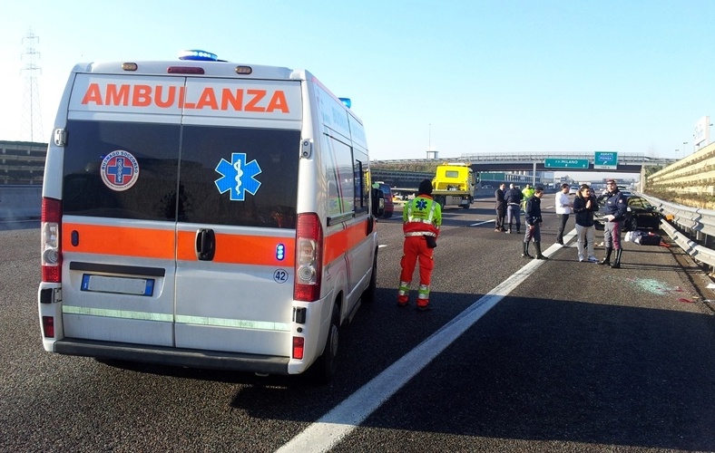 Incidente in A4, tre feriti