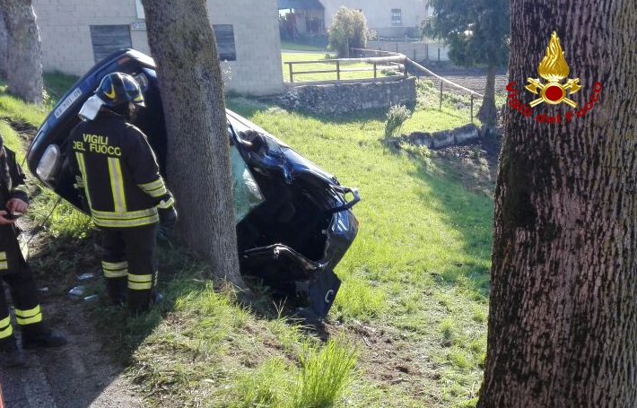 Incidente nella notte, un morto e due feriti