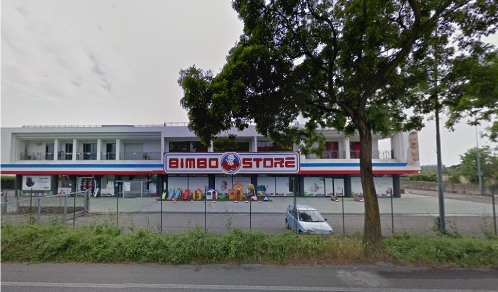 Ladri al negozio per bambini, malviventi volatilizzati