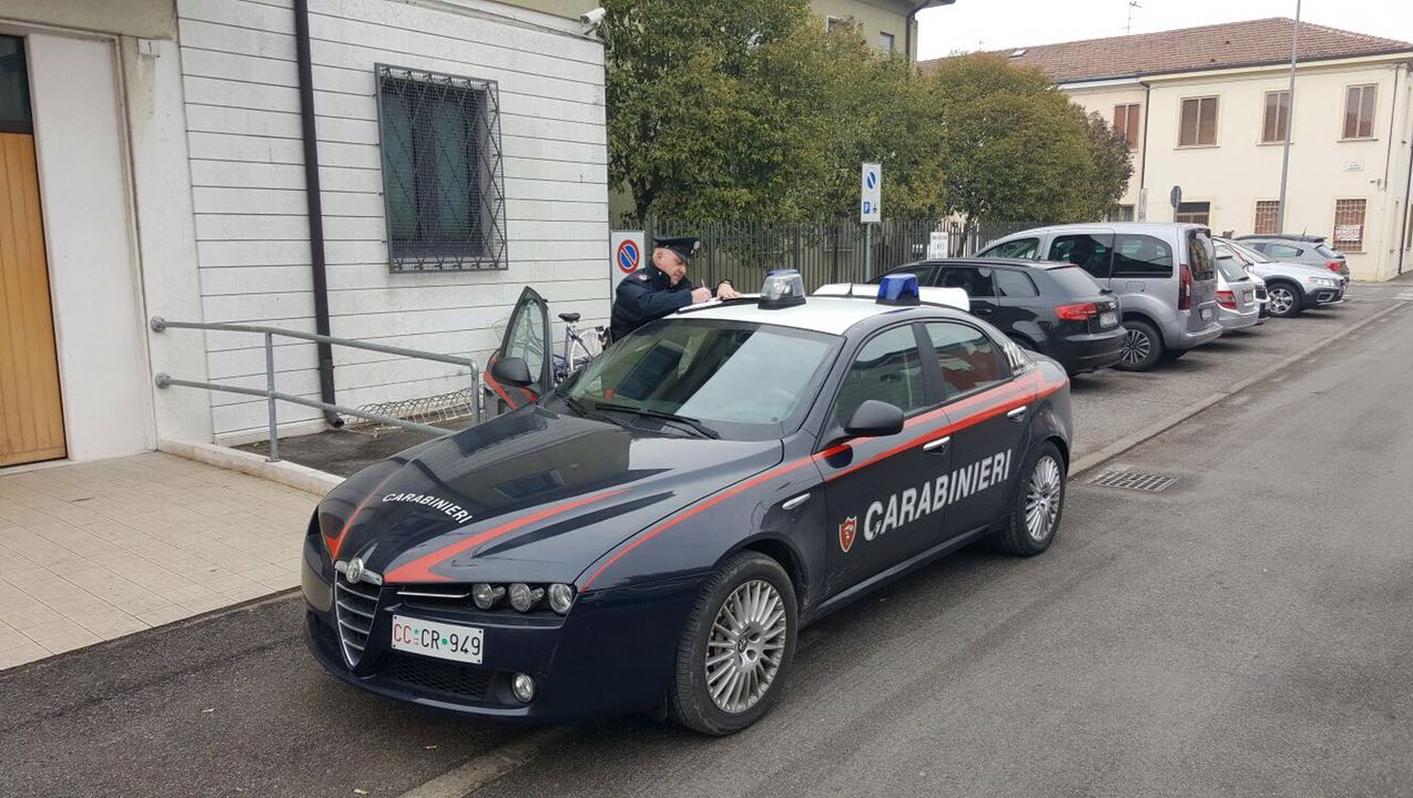 Rubano vestiti, arrestati due marocchini