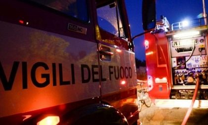 Scoppia l'incendio, muore una donna insieme al suo cane