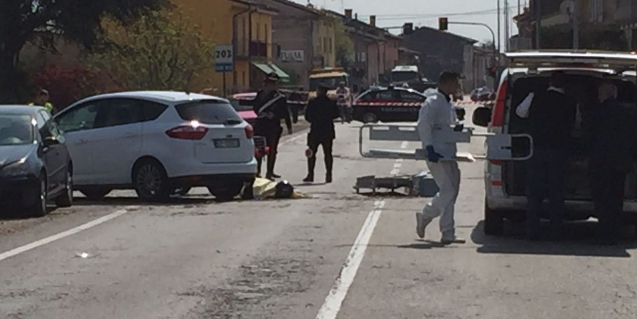 Tragico scontro auto moto, centauro 50enne perde la vita