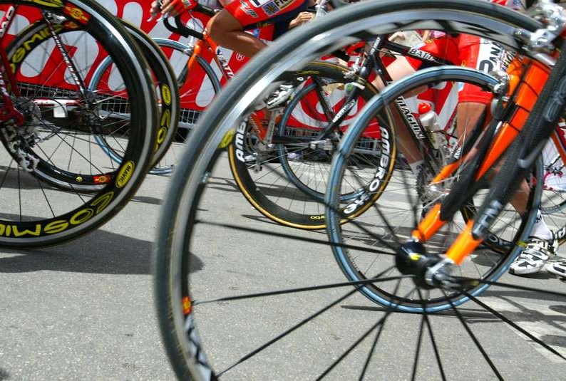 Corsa ciclistica a Dossobuono: le strade chiuse al traffico