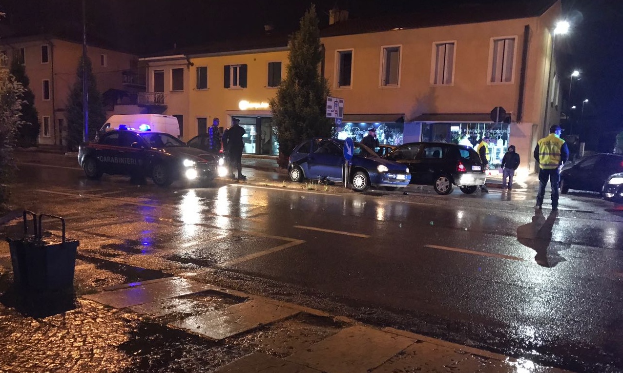 Incidente in via Messedaglia, traffico bloccato