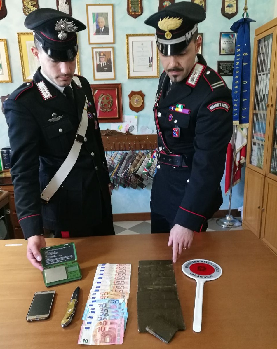 Studente minorenne arrestato per spaccio