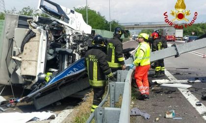 Viene sbalzato fuori dal camion, morto un autista