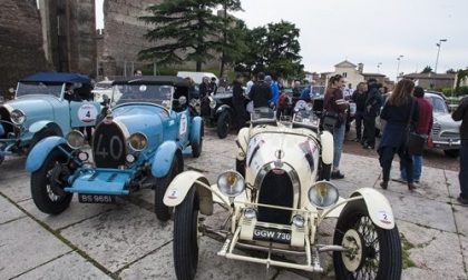 Domenica rombo di motori d'epoca