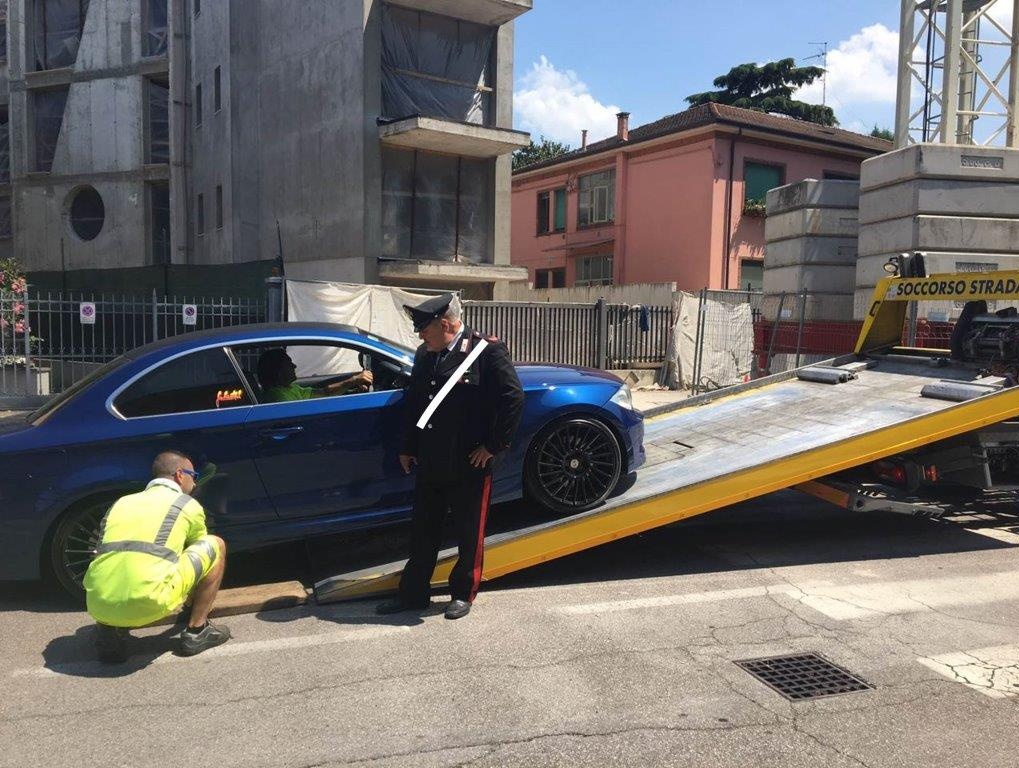 A folle velocità per il centro: «Perché siamo in Italia..»