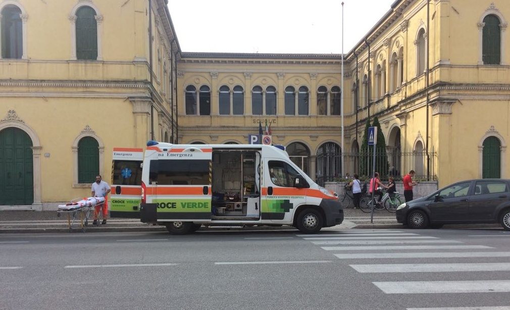 Malore alla Cavalchini Moro: bidella in ospedale
