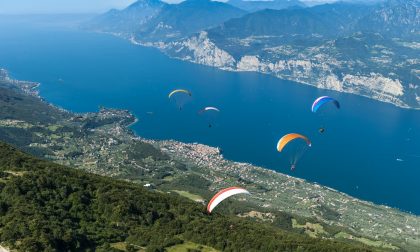 Cade con il parapendio, ferita una persona