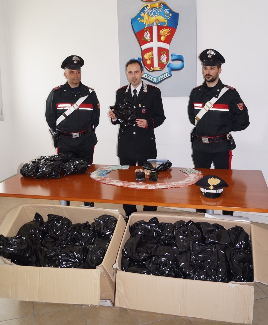 Carcere per due indiani che trasportavano 43kg di papavero da oppio