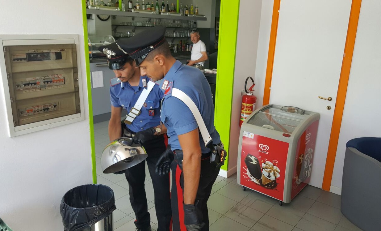 Follia a Bussolengo, accoltellato 20enne in un bar