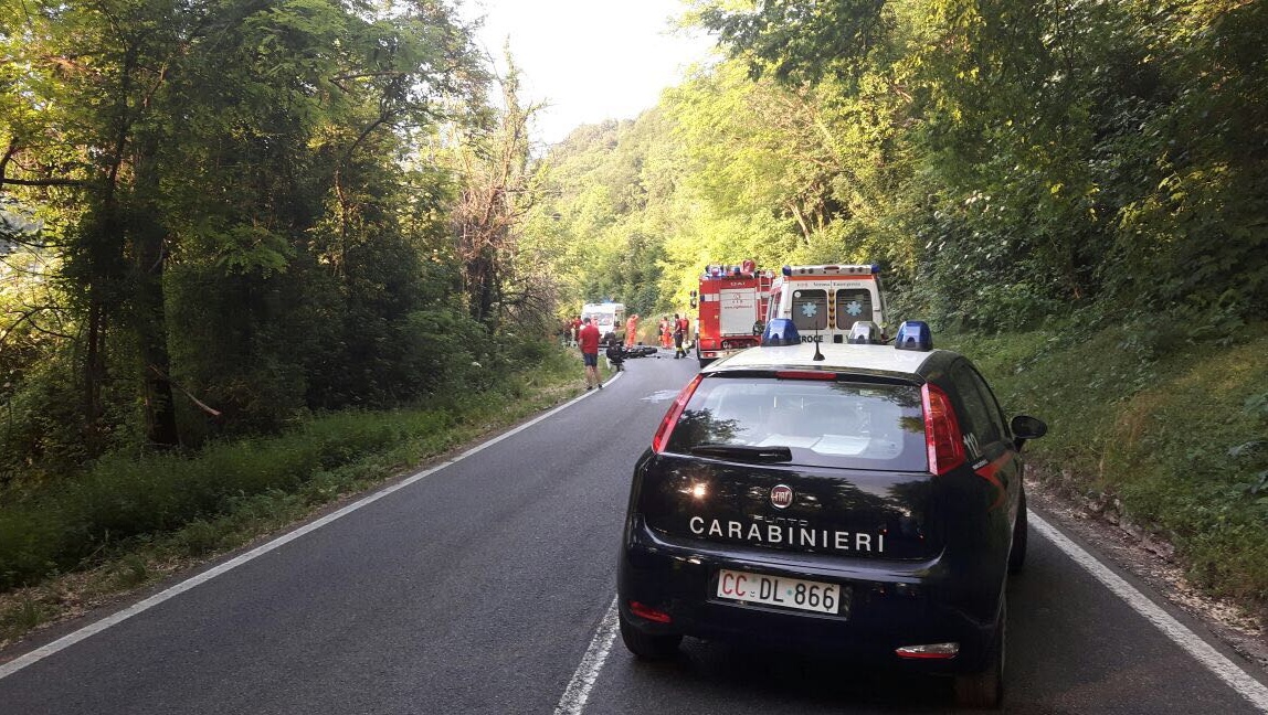 Frontale tra moto, morti un 35enne e un 50enne
