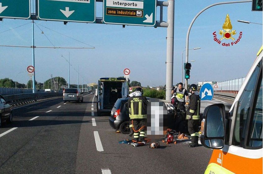 Incidente in tangenziale, un morto e un ferito