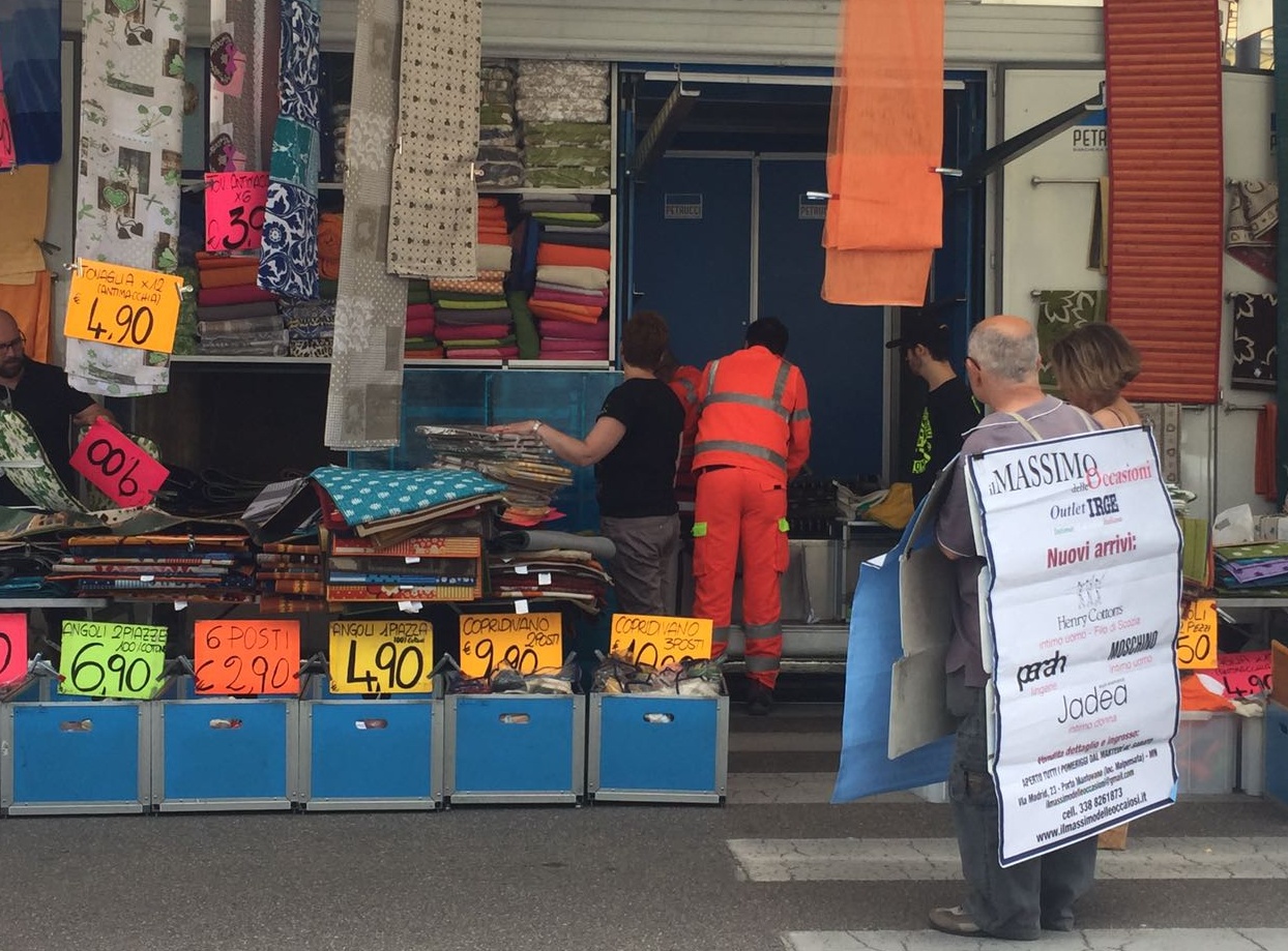 Malore al mercato, attimi di paura a Villafranca