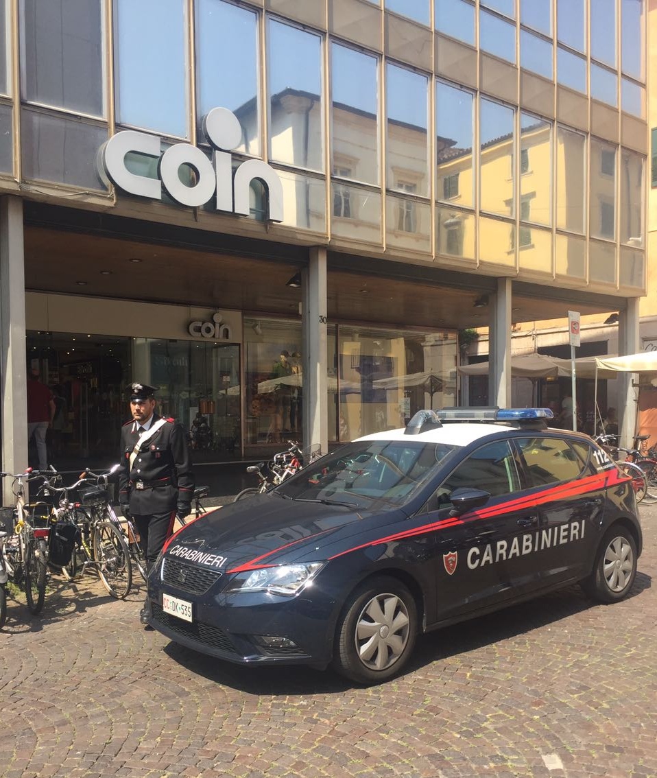Ruba cosmetici alla Coin di Verona, arrestato 46enne