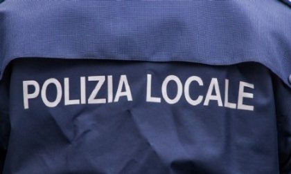 Guida senza patente per 45 anni