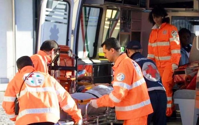 Incidente bici-auto, grave un ciclista