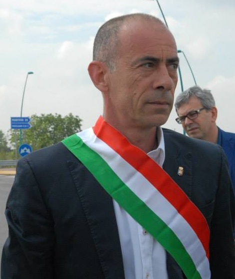 La risposta del sindaco alle offese