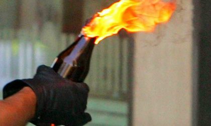 Molotov contro l'albergo che potrebbe ospitare i migranti