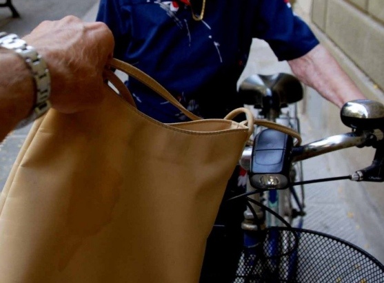 Preso il ladro seriale di borse