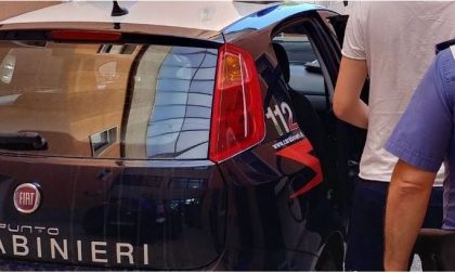 Pretendeva con la forza di controllare il cellulare della ex, arrestato 22enne per stalking