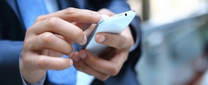 Risponde ad una telefonata, prosciugato il conto bancario