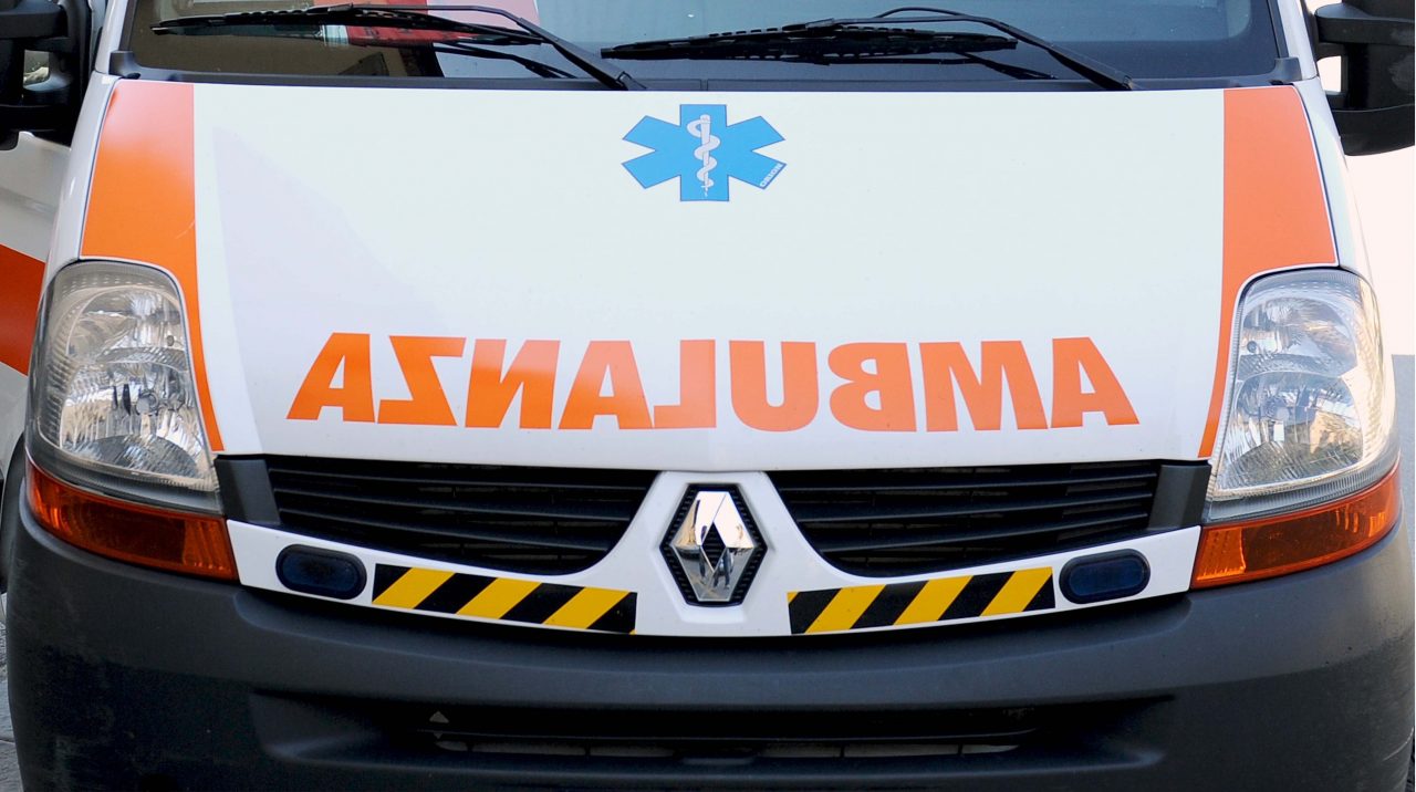 Scivola con la moto, ricoverato in codice giallo