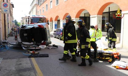 91enne si rovescia con l'auto. LE IMMAGINI