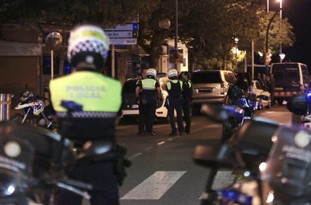 BARCELLONA: 13 LE VITTIME, DUE SONO ITALIANI
