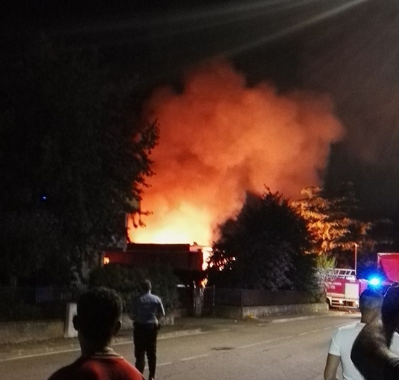 Bussolengo, paura e fiamme nella notte