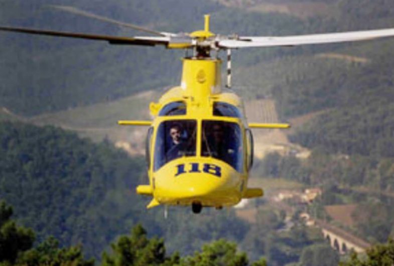 Cade nel vallone mentre cerca i funghi, muore una persona