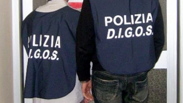 Cassonetti dati alle fiamme a Veronetta, no a matrice politica