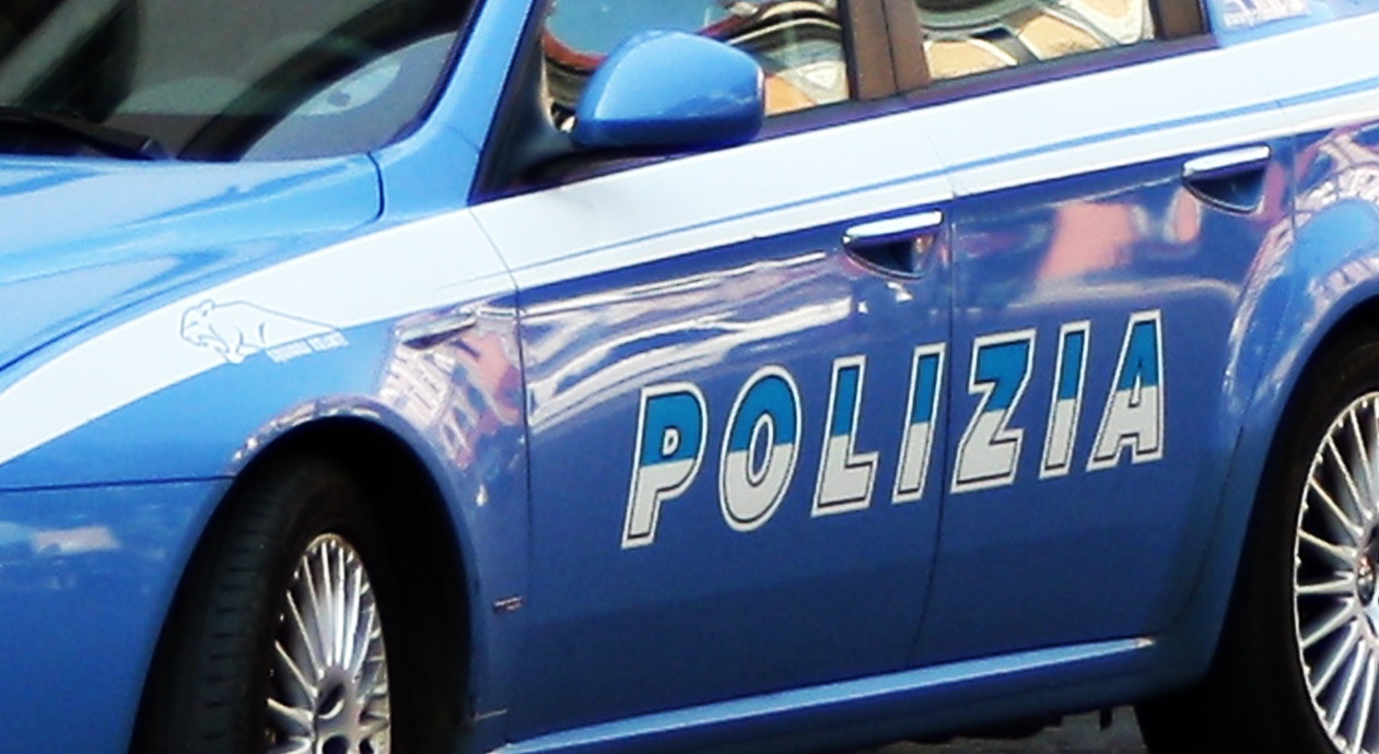 Donna picchiata e derubata, arrestato un nordafricano