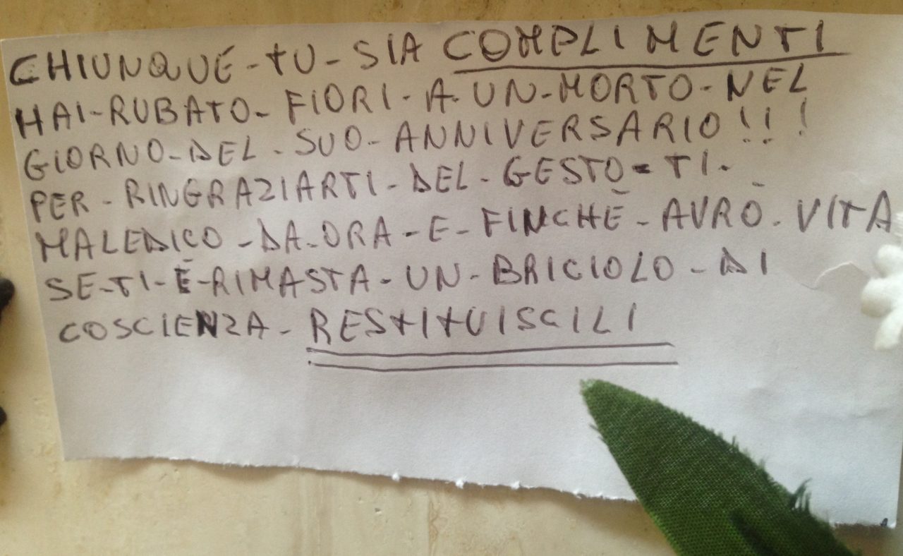 I veri “senza Dio” sono gli sciacalli dei cimiteri