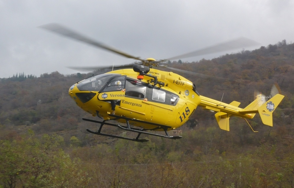 Incidente domestico: cade da 4 metri d’altezza
