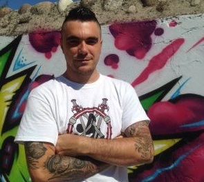 Michele, writer: «Dove cè grigio porto colore»