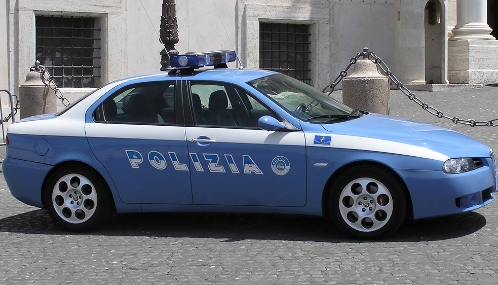 Ruba due orologi: arrestato pluripregiudicato