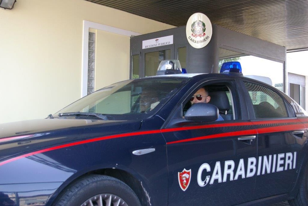 Ruba e fornisce falsa identità, arrestato 27enne