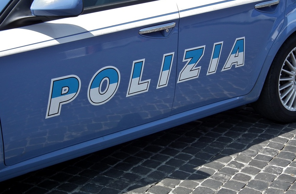 Ruba l’auto e si schianta, arrestato