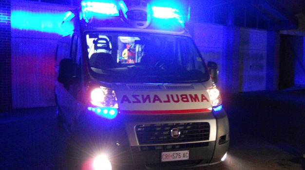 Sbatte con l’auto contro il sottopasso, 32enne perde la vita