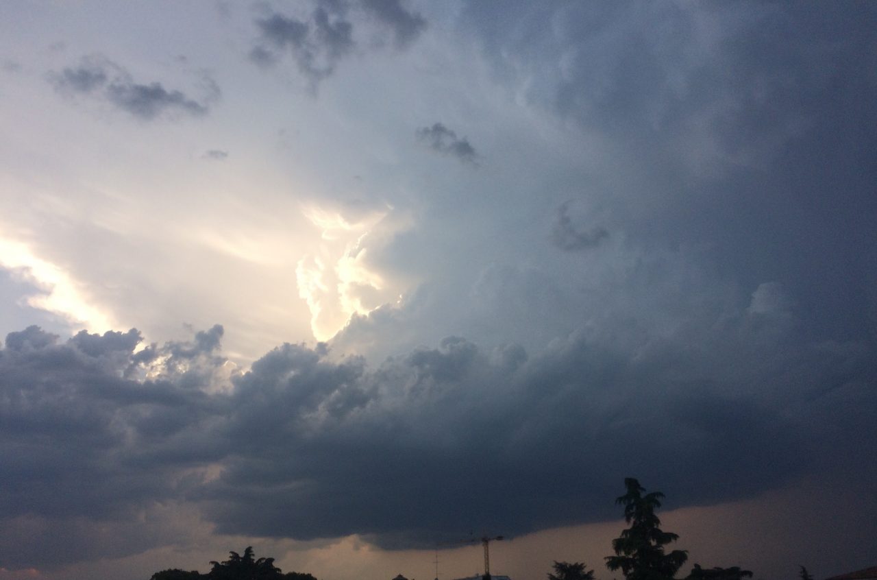 Temporali in arrivo, scatta l’allerta meteo
