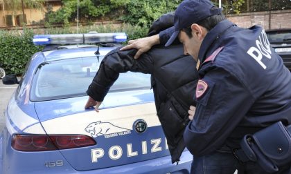 Evade dai domiciliari e ruba alla Coin