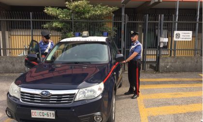 Evade dai domiciliari e va... dai carabinieri