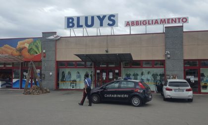 Fa razzia di vestiti, in manette una 34enne