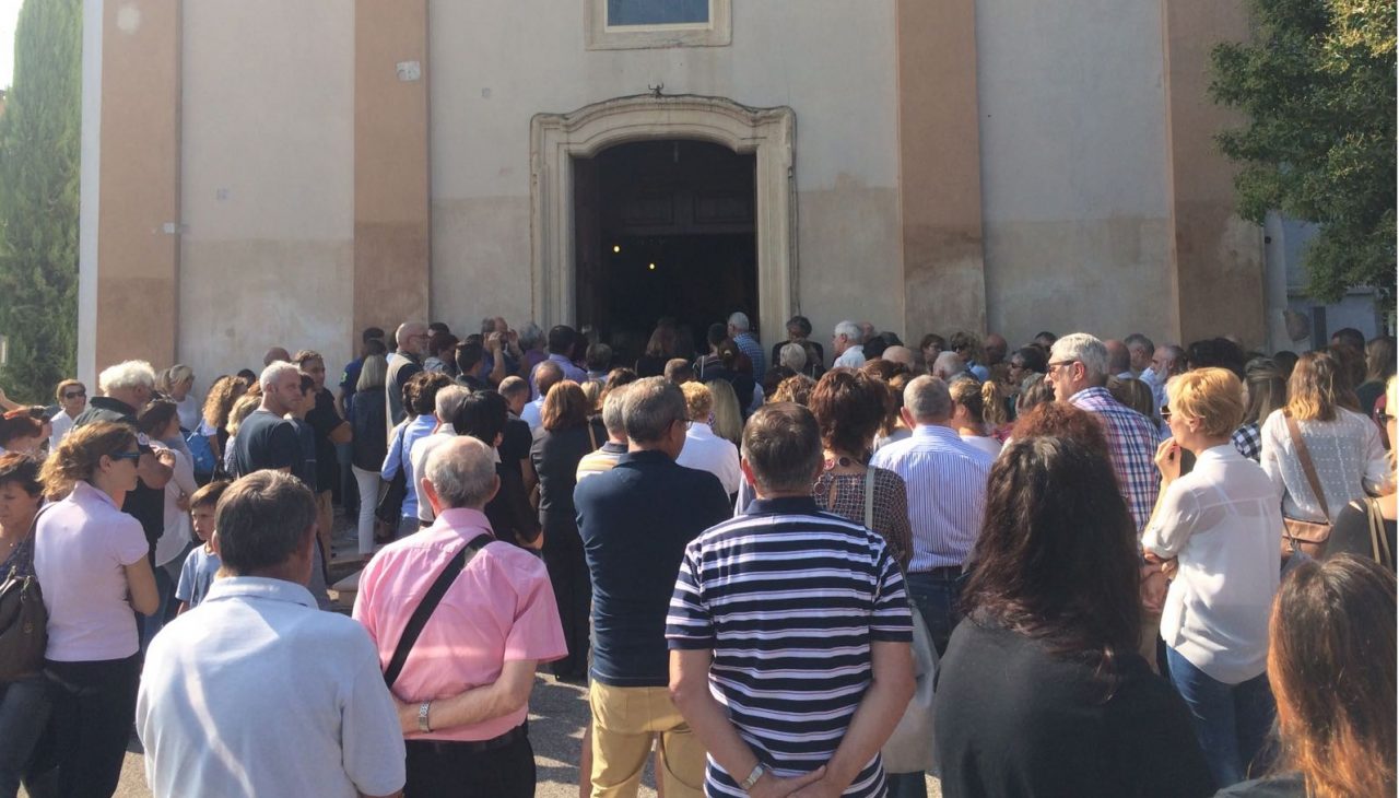 Maestra Aureliana, tutta la città all’ultimo saluto