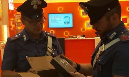 "Mi servono quattro iPhone aziendali" ma è un truffatore: arrestato