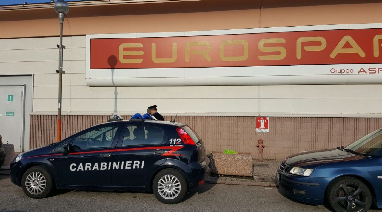 Ruba al supermercato, arrestato 37enne marocchino